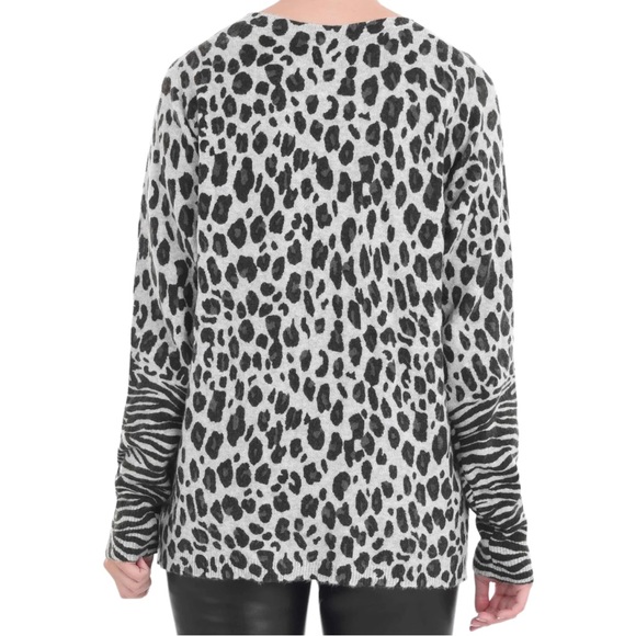 LIVE UNLIMITED Cheetah Zebra Animal Print Soft Sweater Gray Multi Small NWT - Picture 3 of 10